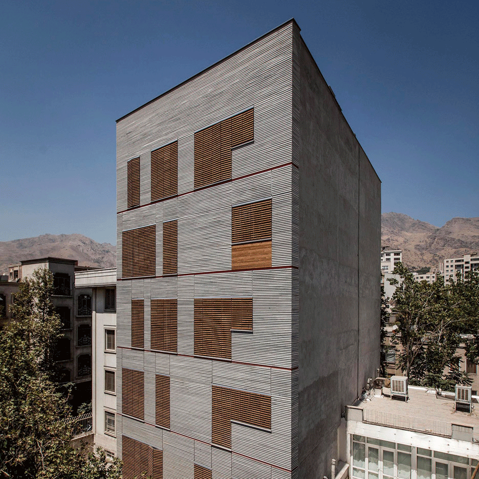 ساختمانی در محله اندرزگو تهران ؛ طراح: دفتر معماری آینه