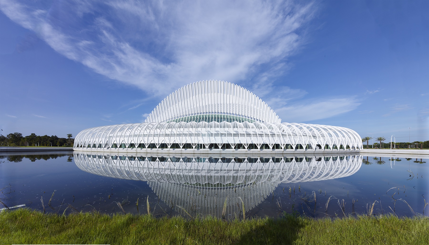 ساختمان نوآوری، علم و فناوری دانشگاه پلی تکنیک فلوریدا، اثر سانتیاگو کالاتراوا 