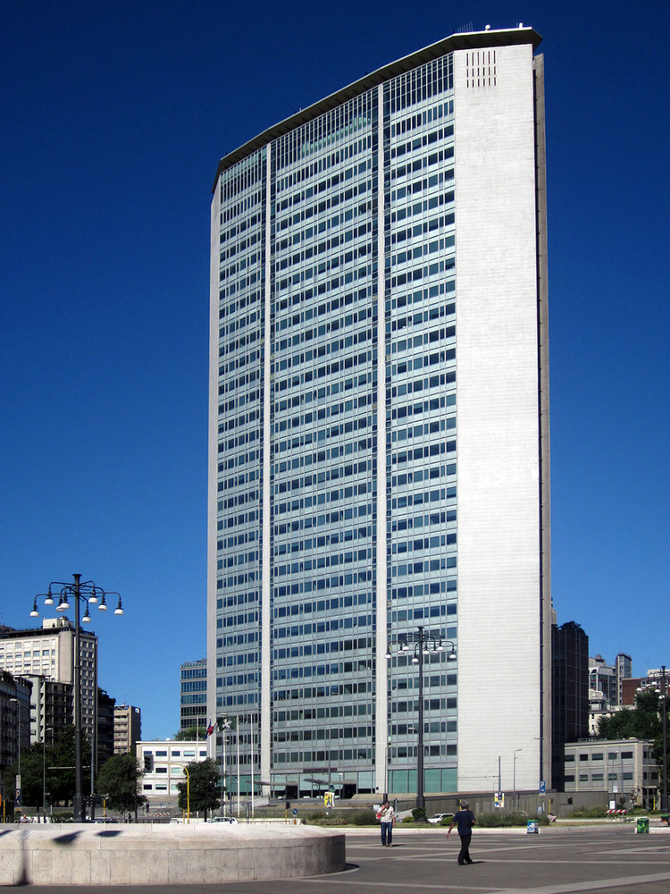 pirelli_tower_flickr_user_iks_world_trip_used_under_cc_by_2-0