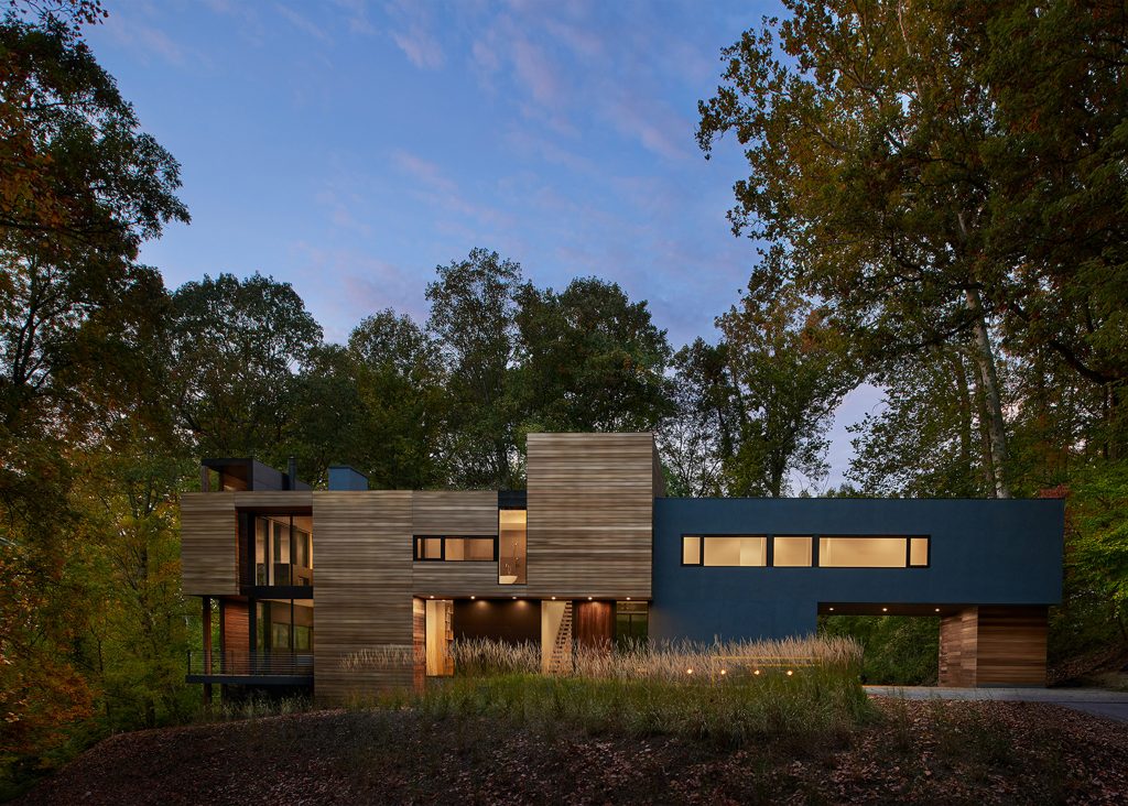 mohican-hills-house-robert-gurney-architect_dezeen_2364_ss_19-1024x732