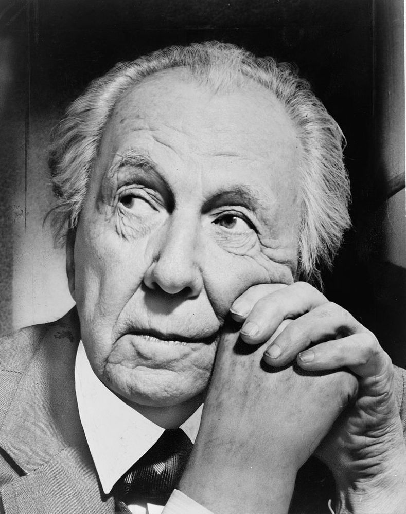 808px-frank_lloyd_wright_portrait