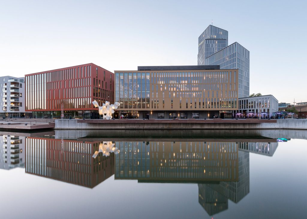 چندعملکردی: مالمو لایو، سوئد. از Schmidt Hammer Lassen Architects