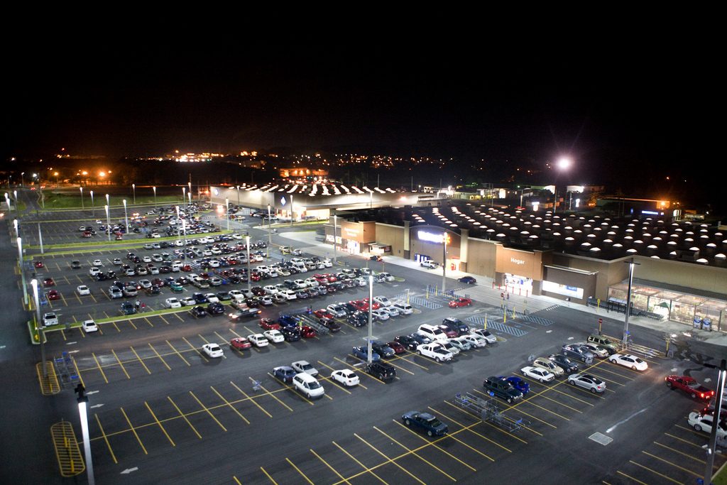 LED Parking lot lights at Walmart Puerto Rico, © Walmart/Flickr