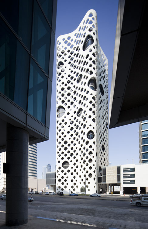 برج پنیر سوئیسی رایزر و اومِموتو