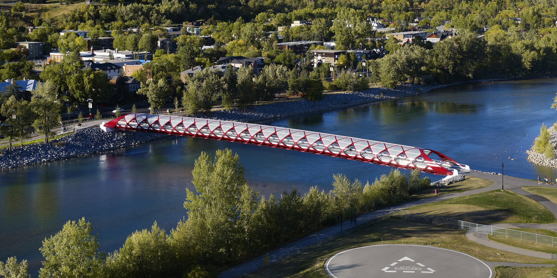 پل عابر پیاده‌ی شهر کلگری در ایالت آلبرتا، کانادا، اثر سانتاگو کالاتراوا