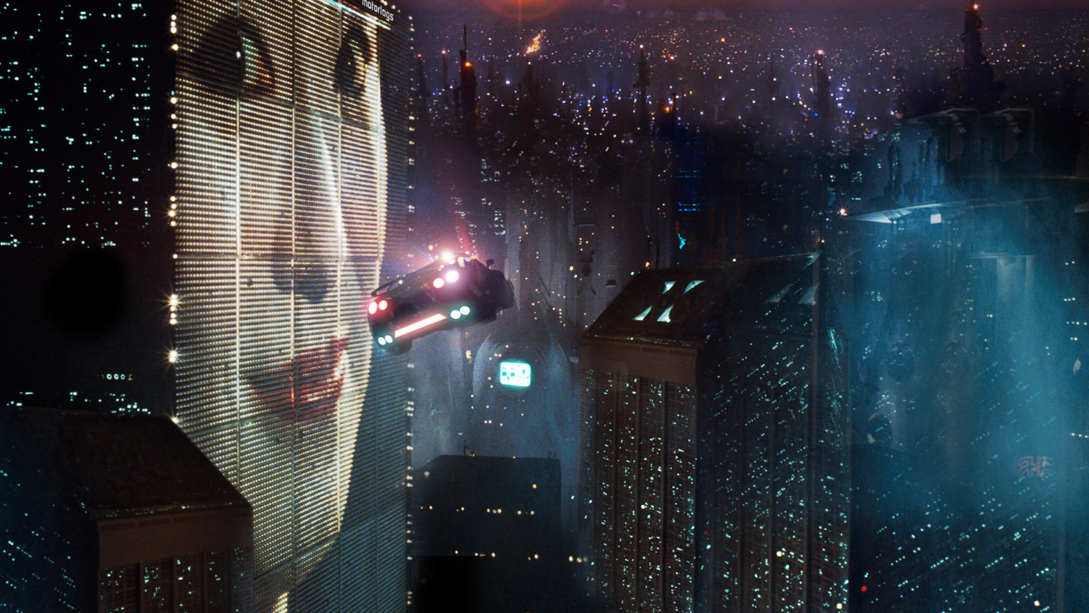 مگالاپولیس (زنجیره‌ای از چند منطقه کلانشهری که تقریباً به یکدیگر پیوند خورده‌اند) خیالی San Angeles در فیلم Blade Runner – The android hunter به کارگردانی ریدلی اسکات (Ridley Scott)